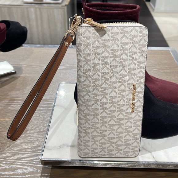 Michael Kors Jet Set Travel Large Travel CONTINENTAL wallet-wristlet-phoneholder - Picture 7 of 16